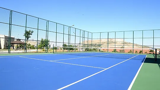 18 okula 26 spor tesisi