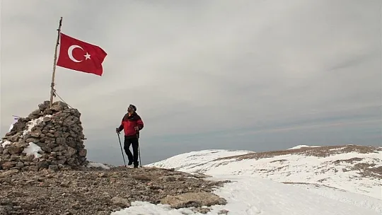 Zirvede İstiklal Marşı