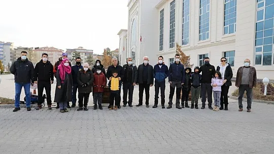 Zirvede İstiklal Marşı