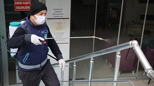 Köşe bucak dezenfekte ediliyor