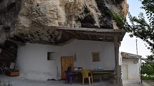 Mağara evler ilgi odağı oldu