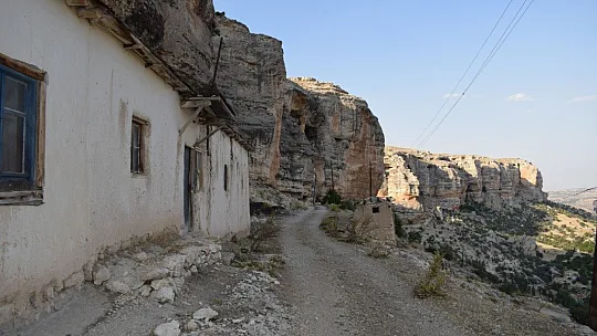 Mağara evler ilgi odağı oldu