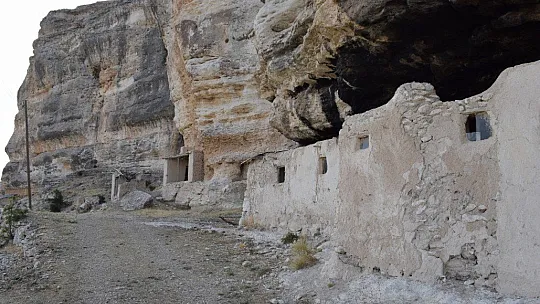 Mağara evler ilgi odağı oldu