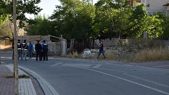 Çıktığı çatıda indi arkadaşını nöbetçi bıraktı