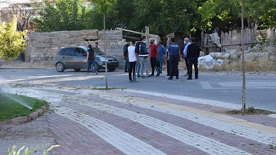 Çıktığı çatıda indi arkadaşını nöbetçi bıraktı