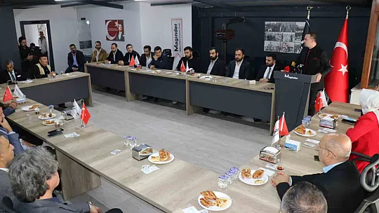 'Gençlerimize çok iş düşüyor'