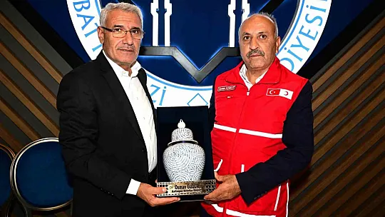 Bizi hiç yalnız bırakmadılar