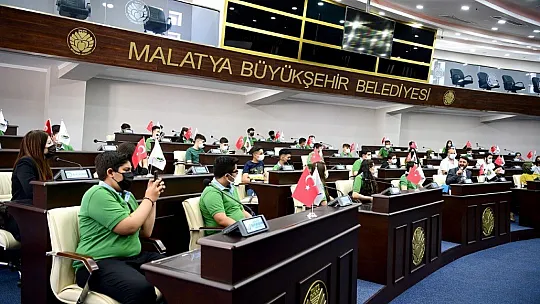 Öğrencileri ağırladı