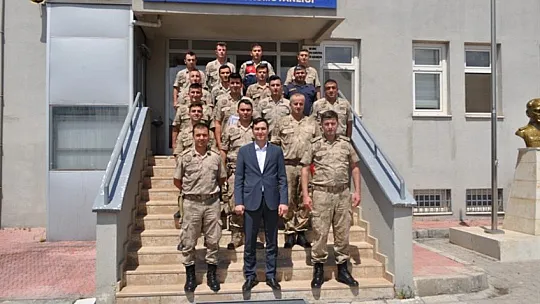 Plaket verildi