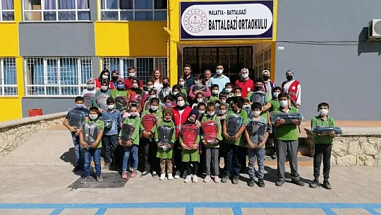 Kızılay'dan okul hediyesi