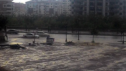 Sağanak etkili oldu