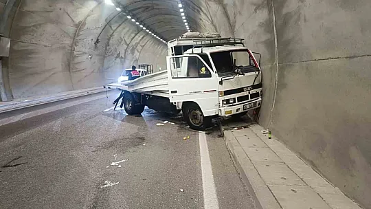 İki ayrı kazada 3 yaralı