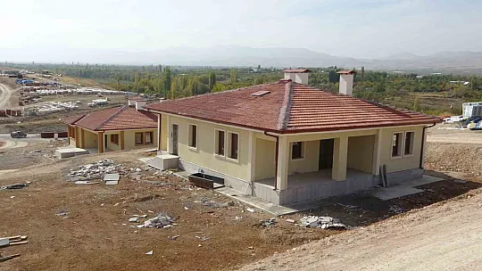 5 farklı projeyle köy evleri