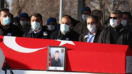 Şehit gözyaşlarıyla defnedildi