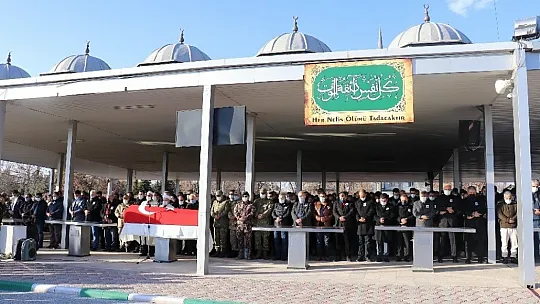 Şehit gözyaşlarıyla defnedildi