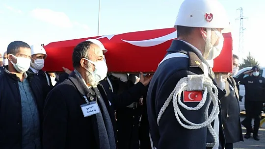Şehit gözyaşlarıyla defnedildi