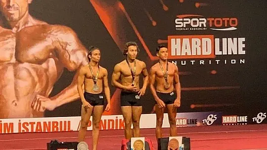 Bronz madalyayla döndü