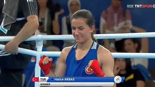 Demir yumruk madalyayla dönüyor