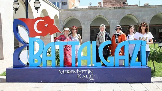 Turistik mekanlar hareketlendi