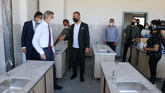 70'e yakın yeni okul
