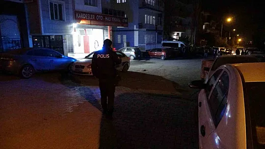Yolda yürürken vurdular