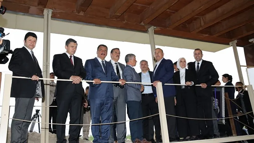 Çavuşoğlu Arslantepe'yi gezdi